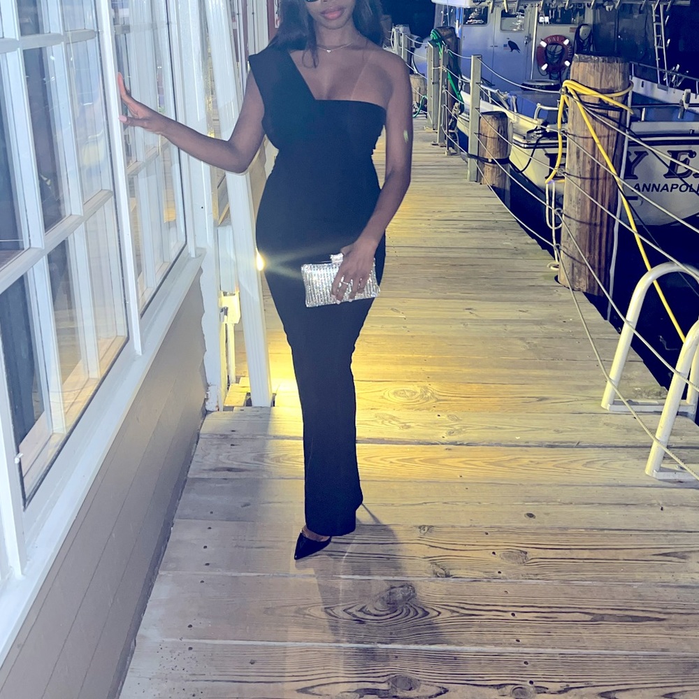 Sexy Sleek Black Formal Dress